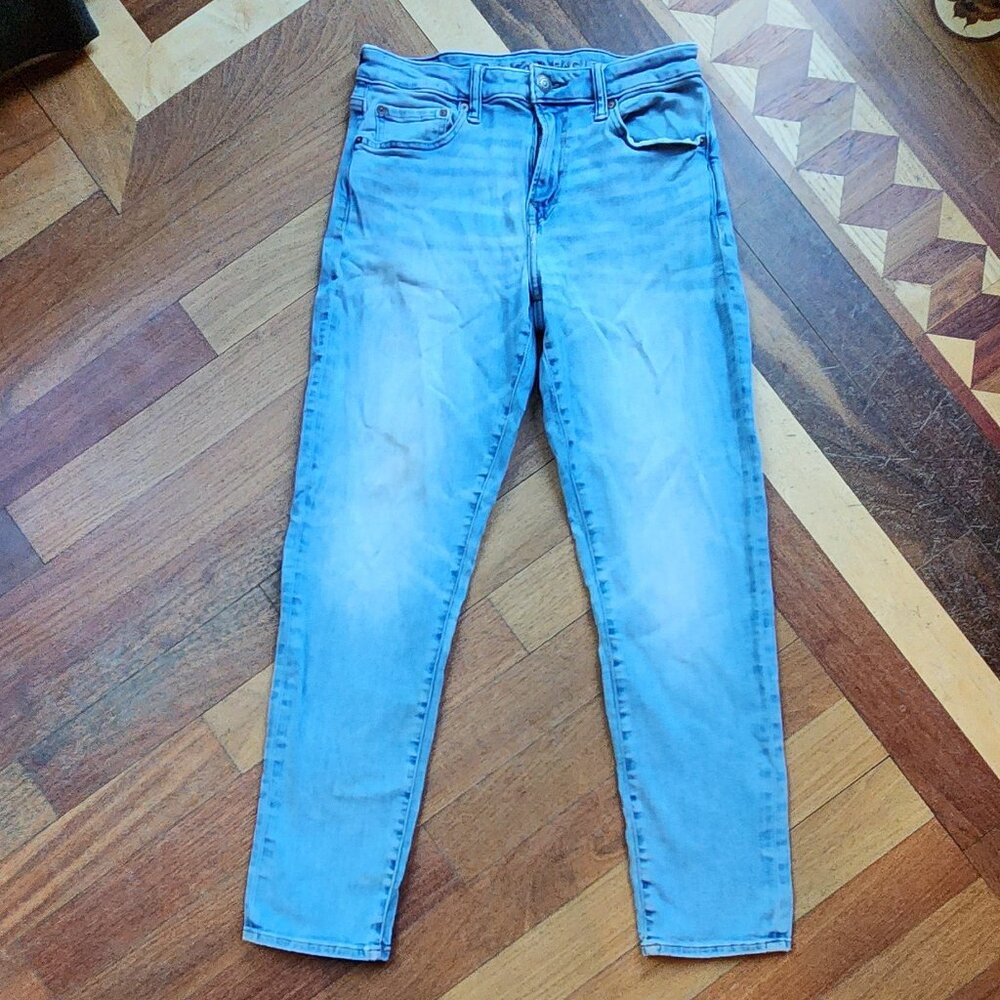 American Eagle Outfitters Light Wash "Athletic" Straight Leg Jeans Size 30x30
